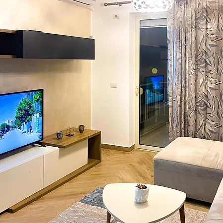 Zoo's Apartment *